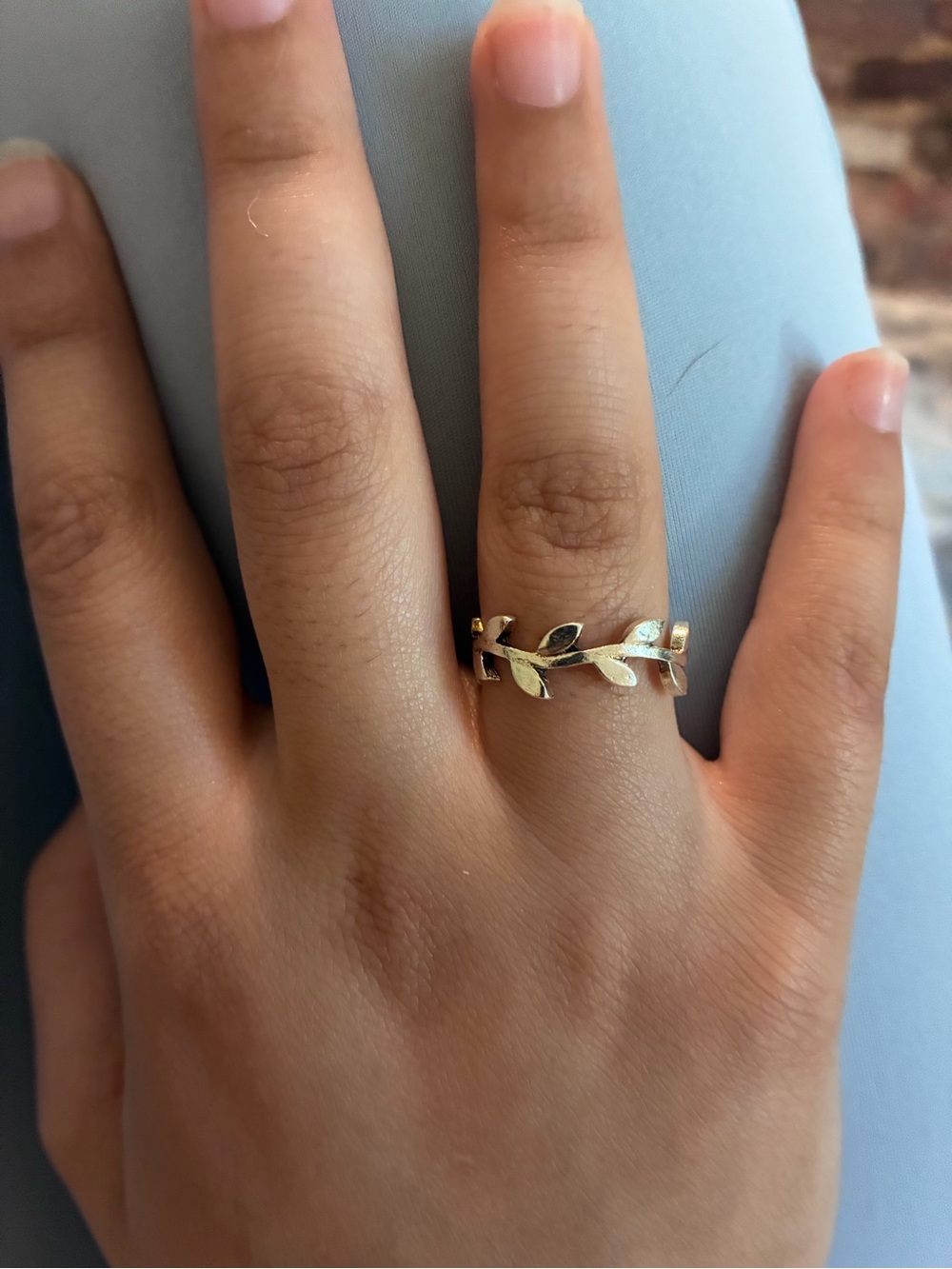 Iconic Olive Leaf Narrow Band Ring